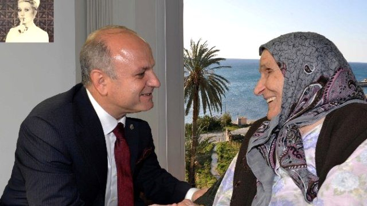 Vali Çakacak: "Yaşlılarımız, Toplumsal Yapımızın Direğidir"
