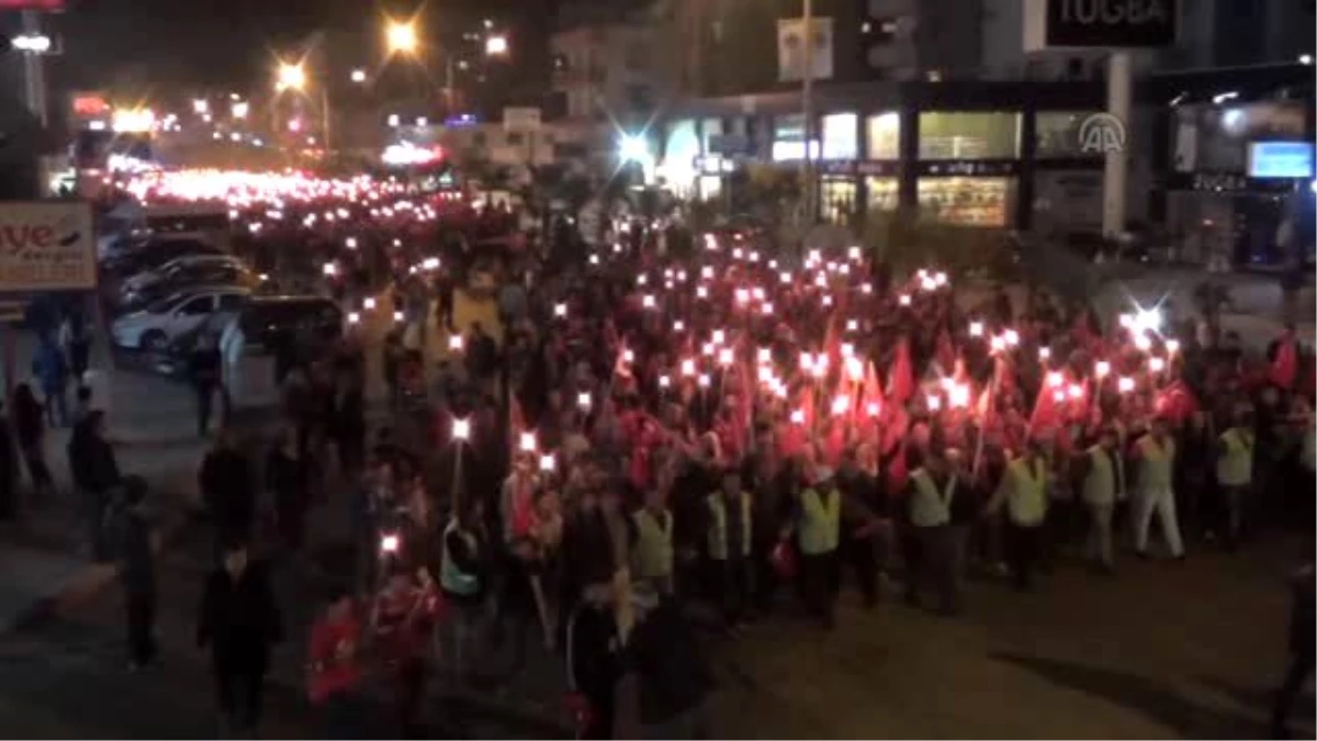 18 Mart Çanakkale Zaferi ve Şehitler Günü - Erdemli İlçesinde Mehterli, Meşaleli Yürüyüş Düzenlendi