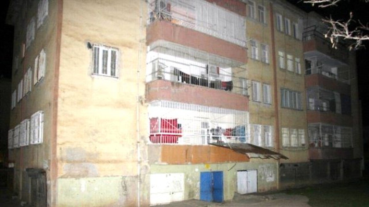 Annesine Kızan 9 Yaşındaki Çocuk İntihar Etti