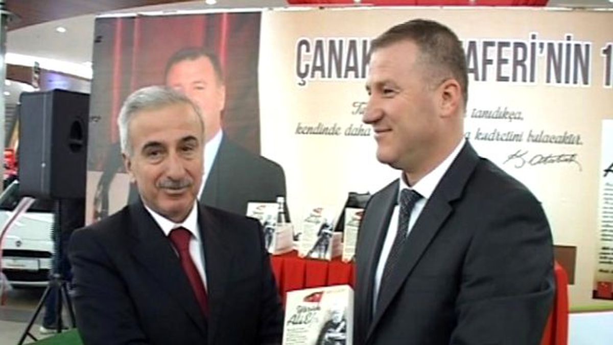 Avm\'de Yörük Ali Efe Kitapı\'nın İmza Günü Düzenlendi