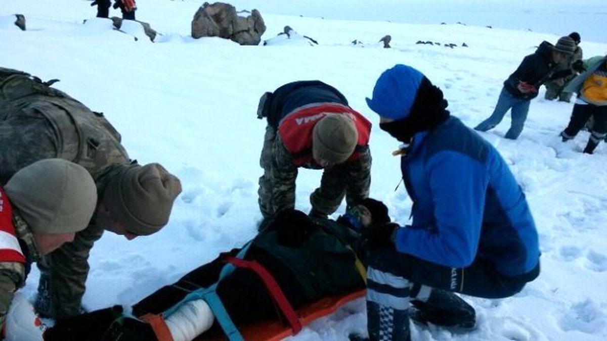 Ayağını Kıran Büyükelçilik Görevlisi Van\'a Sevk Edildi