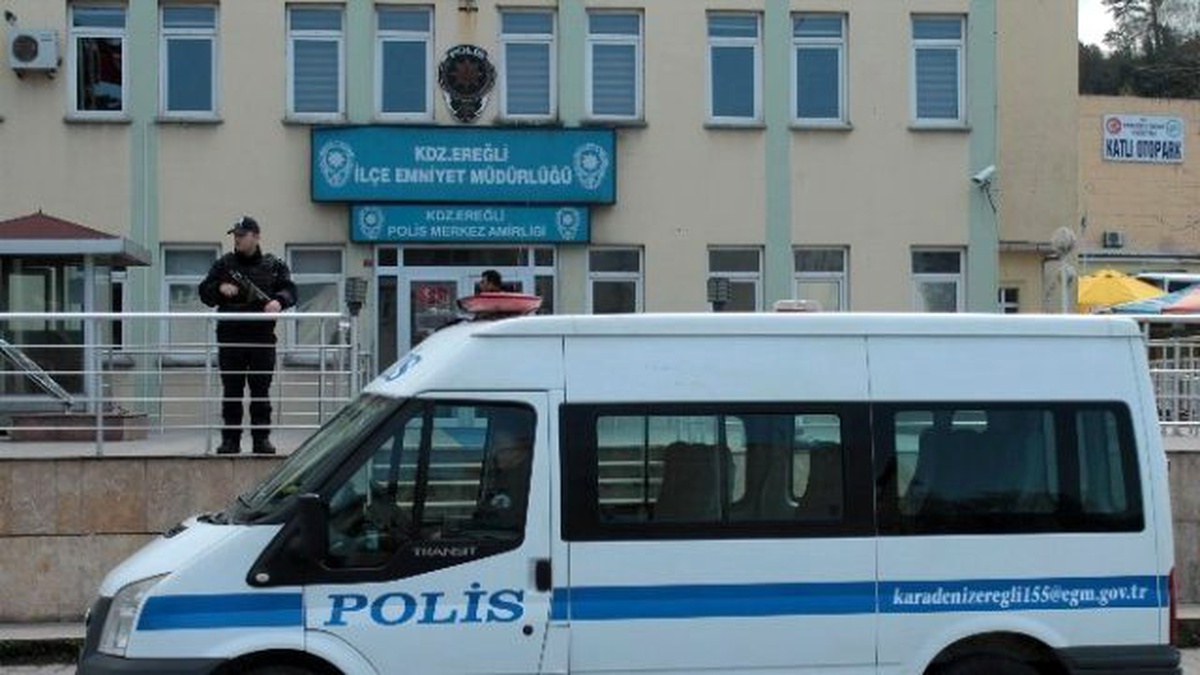 Aynı Dükkanda Çalışan Berberlerin Bıçaklı Kavgası
