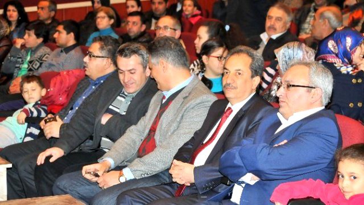 Benim Adım Çanakkale" Akşehir\'de Sahnelendi