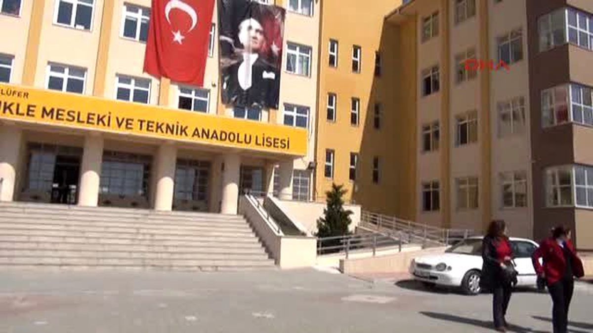 Bursa?da Öğretmene Yumruklu Saldırı İddiası