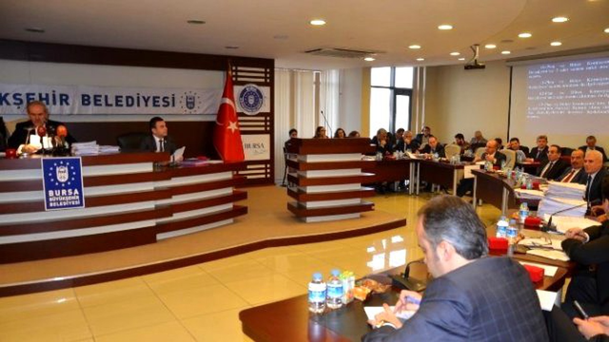 Büyükşehir Meclisi\'nde Otobüs Tartışması