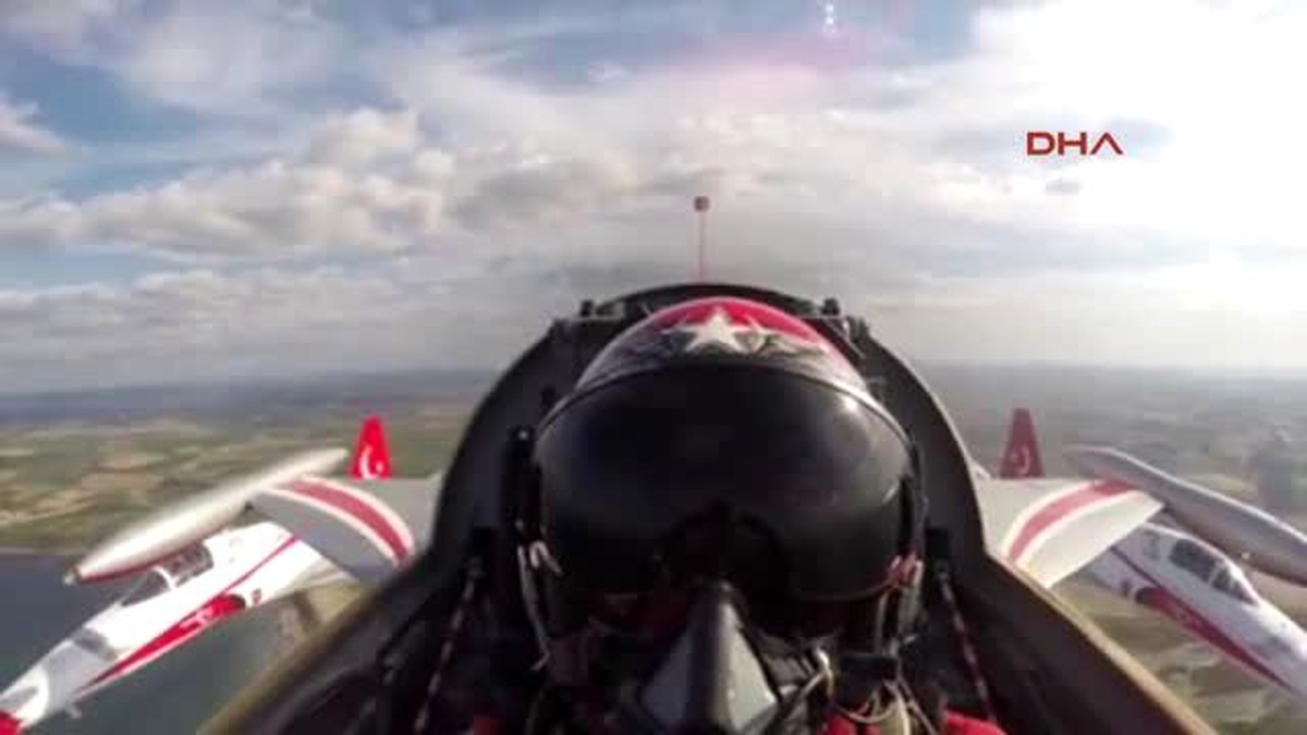 Çanakkale Türk Yıldızları\'nın Kabininden O Anlar