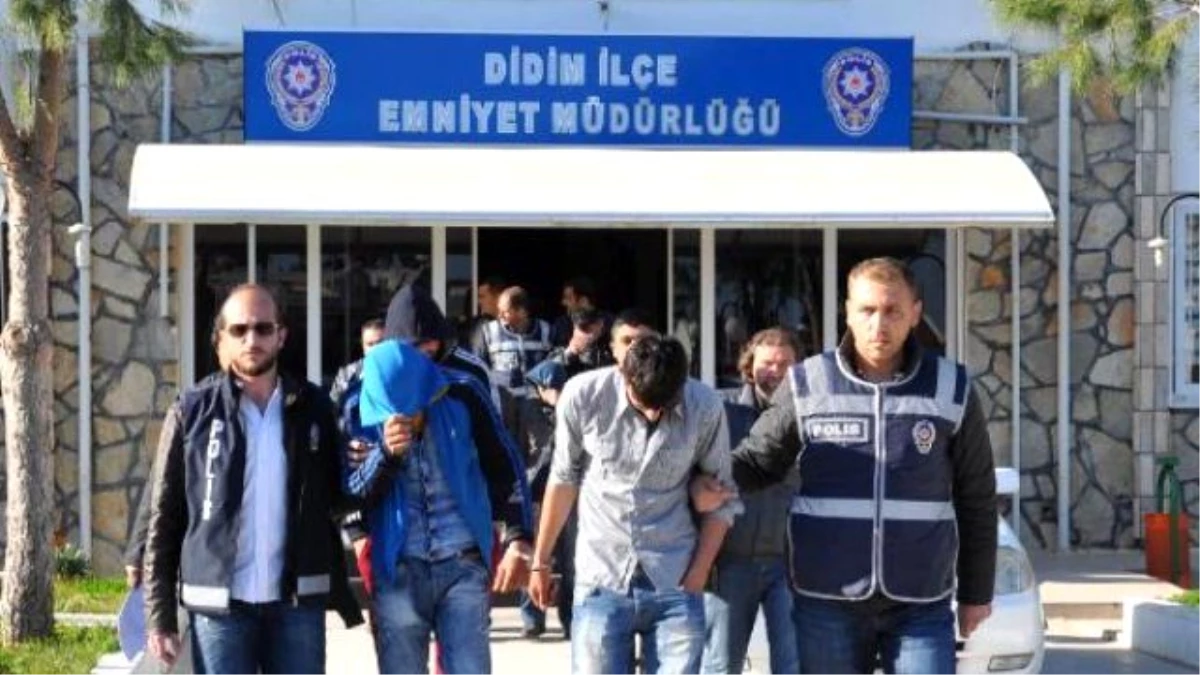 Didim\'de, İnsan Kaçakçılığı ile Hırsızlığa 7 Gözaltı