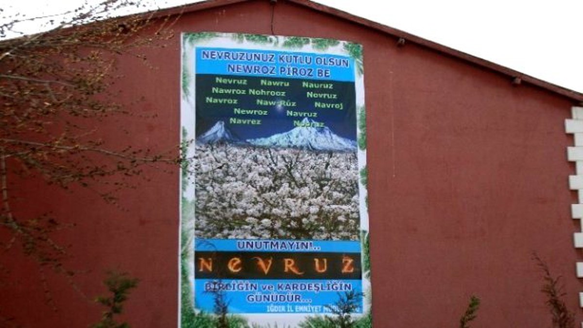 Emniyetten Türkçe ve Kürtçe Nevruz Pankartı
