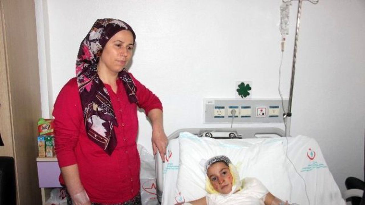 Evi Yanan Sinoplu Aile Yardım Bekliyor