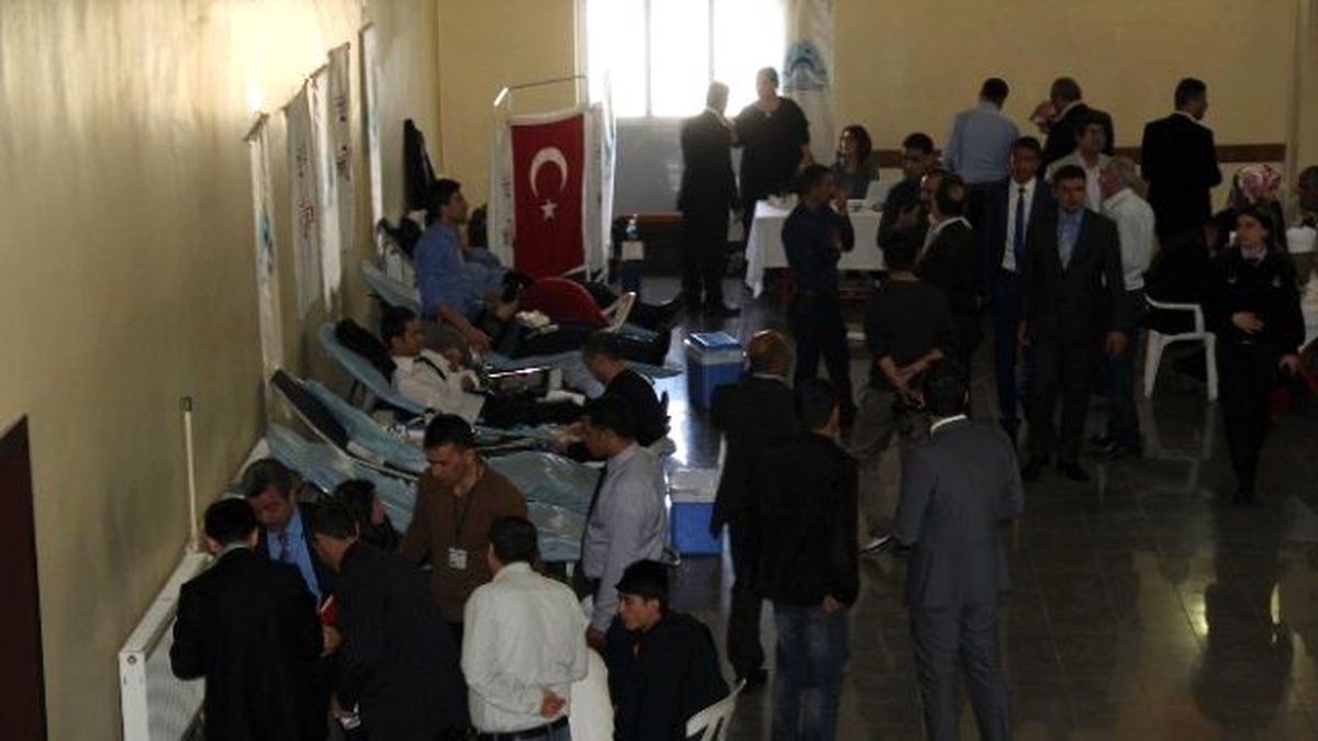 Eyyübiye Belediyesi Şehitler Gününde Kan Verdi