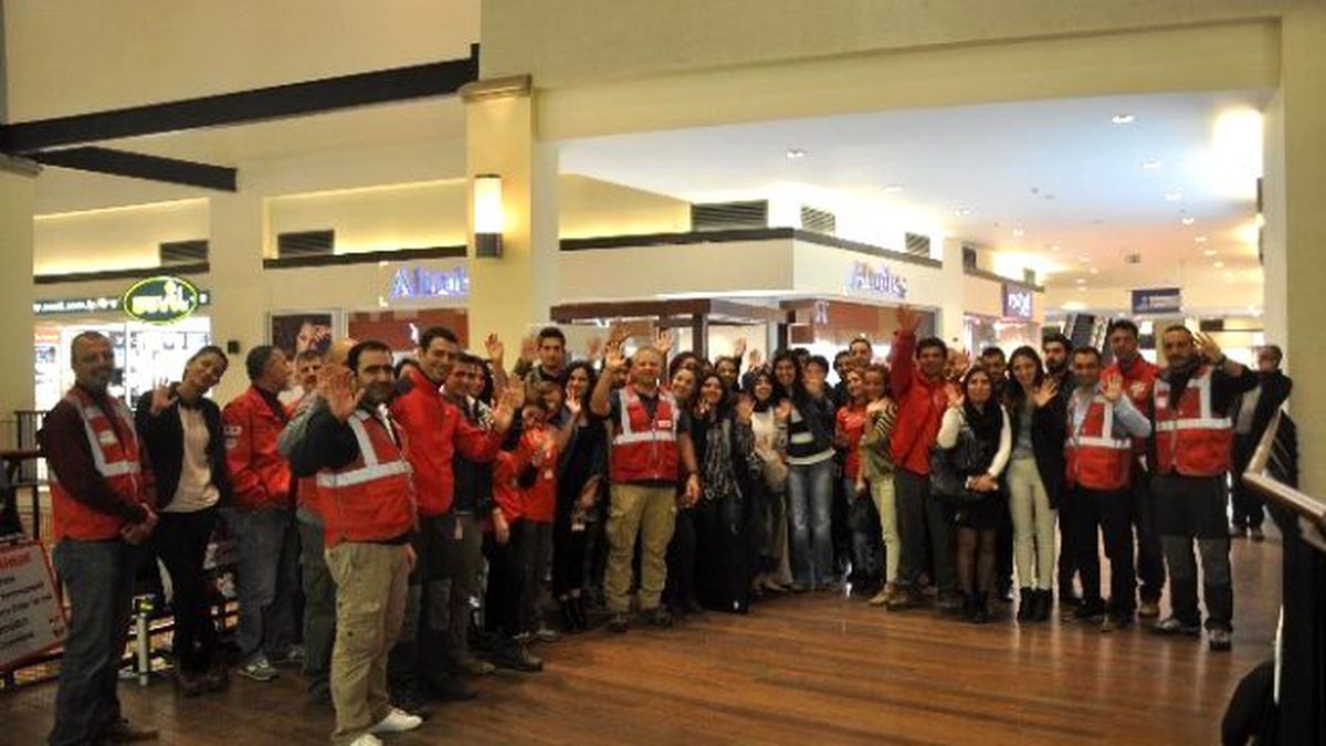 Forum Mersin\'de Akut\'un 19 Yaşına Özel Sergi