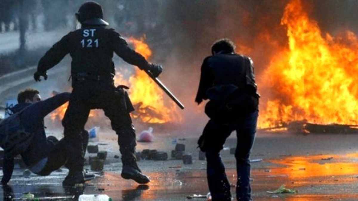 Frankfurt\'taki Avrupa Merkez Bankası Protestosu