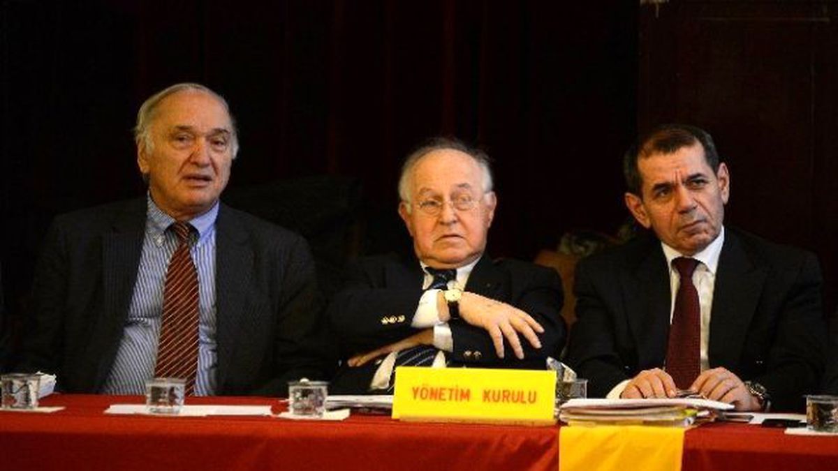 Galatasaray\'ın Divan Kurulu Toplantısı Başladı