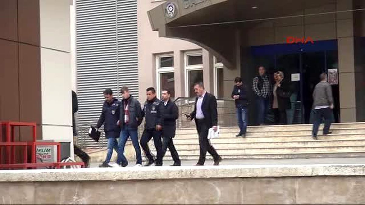 Gaziantep\'te 17 Yaşındaki Liseli Sınıf Arkadaşını Öldürdü