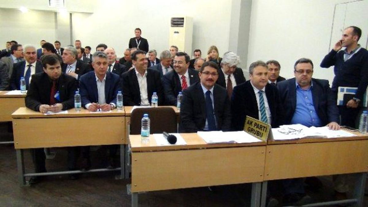 Gergin Başlayan Toplantı Sakin Bitti