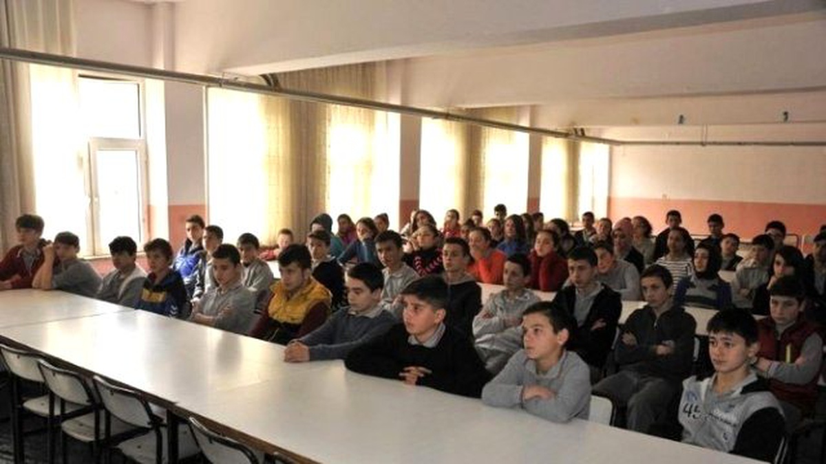 Giresun Üniversite Öğretim Fakültesi Görevlileri, 300 Öğrenciyi Sağlık Taramasından Geçirdi
