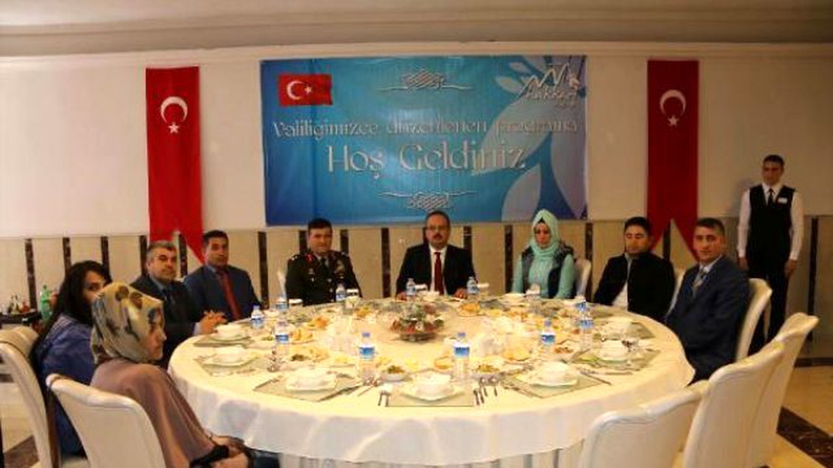 Hakkari Valisi Canbolat, Şehit Aileleriyle Yemekte Bir Araya Geldi