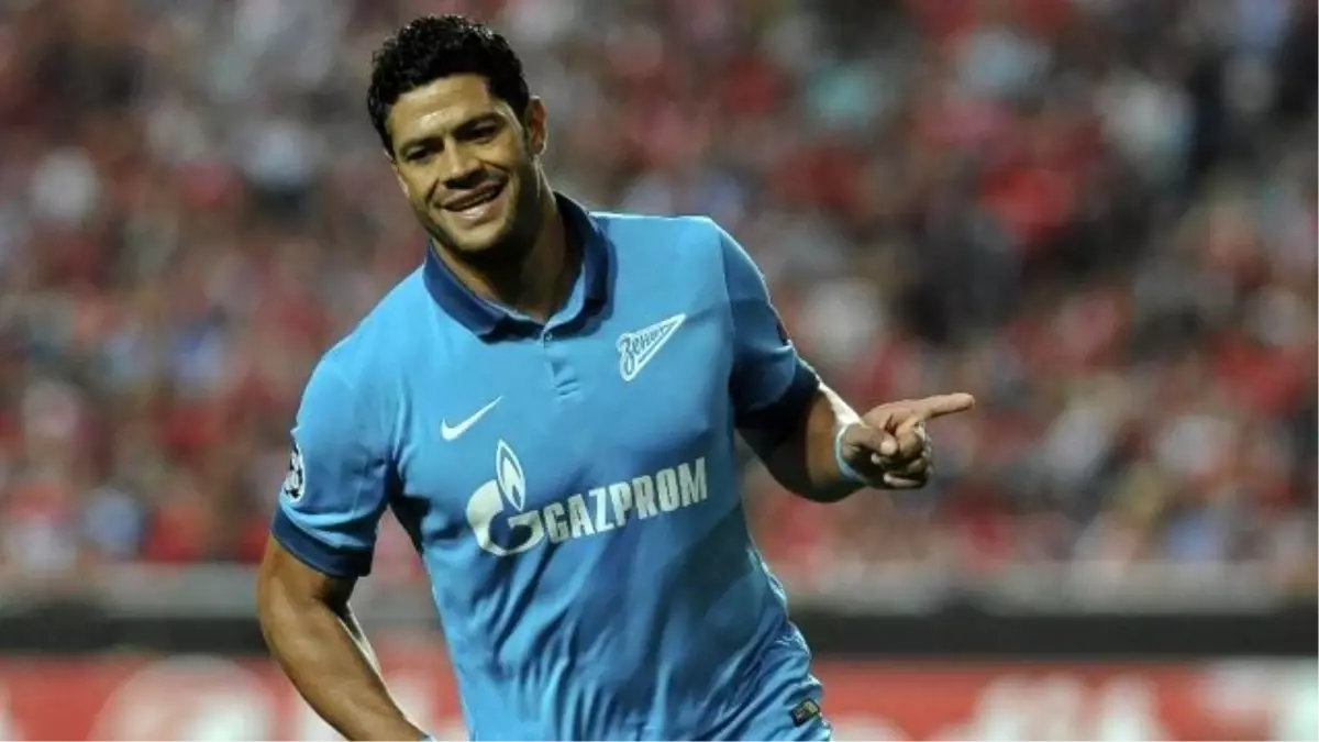 Hulk\'a Irkçı Harekete 2 Maç Seyircisiz Oynama Cezası