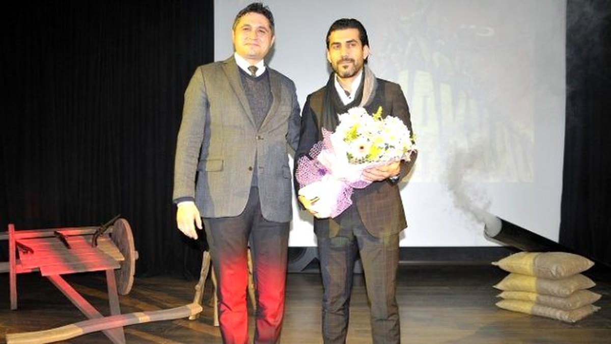 İzmir\'de Şanlı Zaferin 100. Yılı Anısına Şiir Dinletisi
