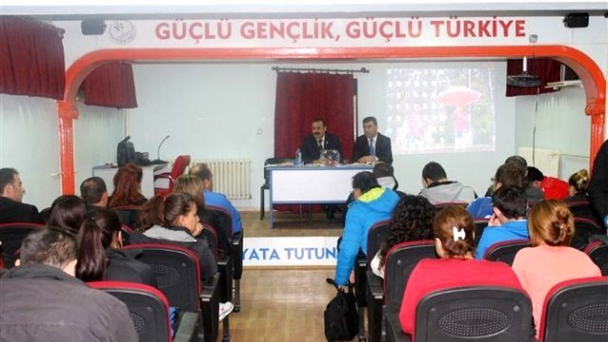 Karaman\'da Bayanlar 3. Lig Voleybol Yarı Final Müsabakaları