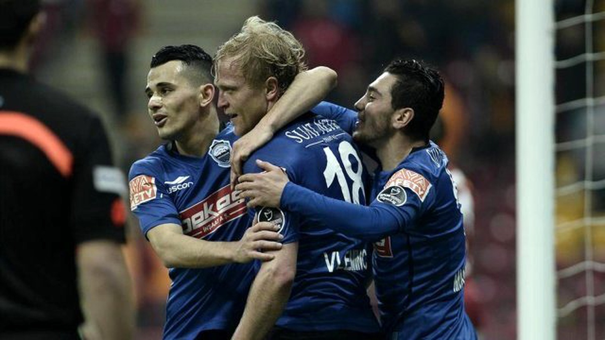 Kayseri Erciyesspor\'dan İlginç Uygulama: Maça Gelene Sucuk-ekmek