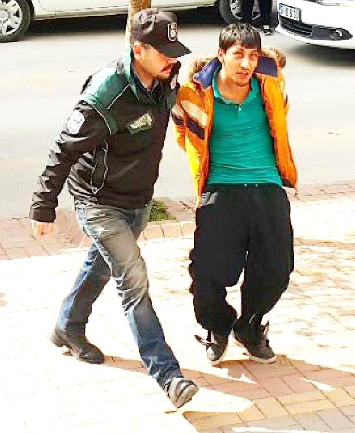 Kocaeli\'de \'Torbacı\' Operasyonu: 21 Gözaltı