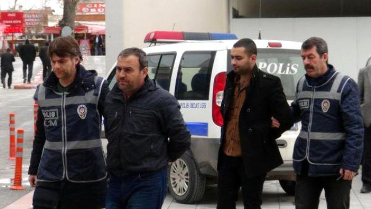 Kurusıkı Tabancaları Dönüştürüp Satan 3 Kişi Yakalandı