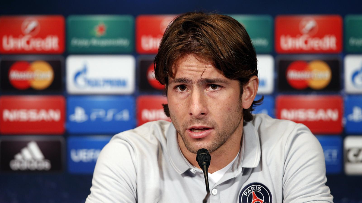 Maxwell Psg\'de Kaldı