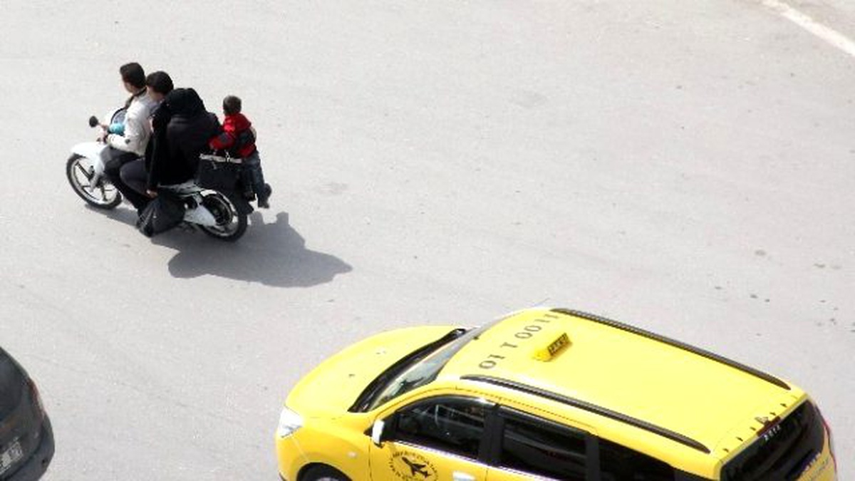 Motosiklette Tehlikeli Yolculuk