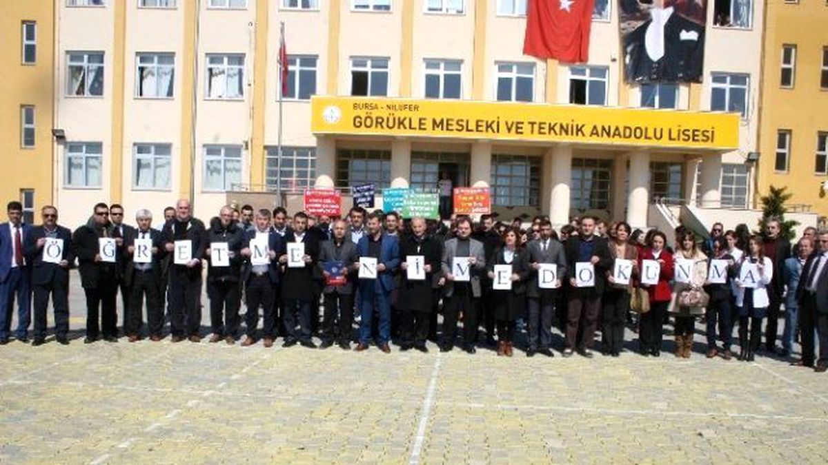 Öfkeli Veli Okul Basıp Öğrenmen Dövdü