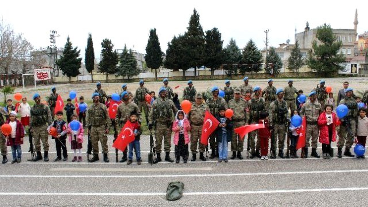 Adıyaman\'da Öğrenciler Jandarmaya Hayran Kaldı