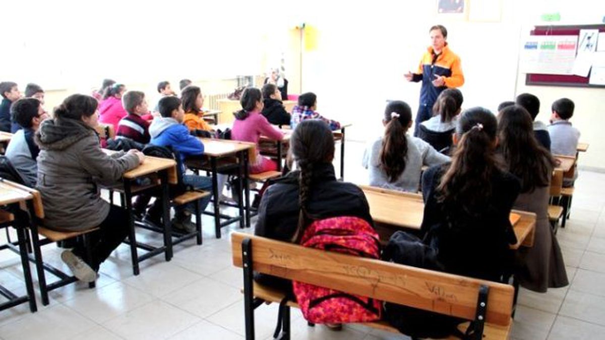 Öğrencilere "Temel Afet Bilinci" Eğitimi