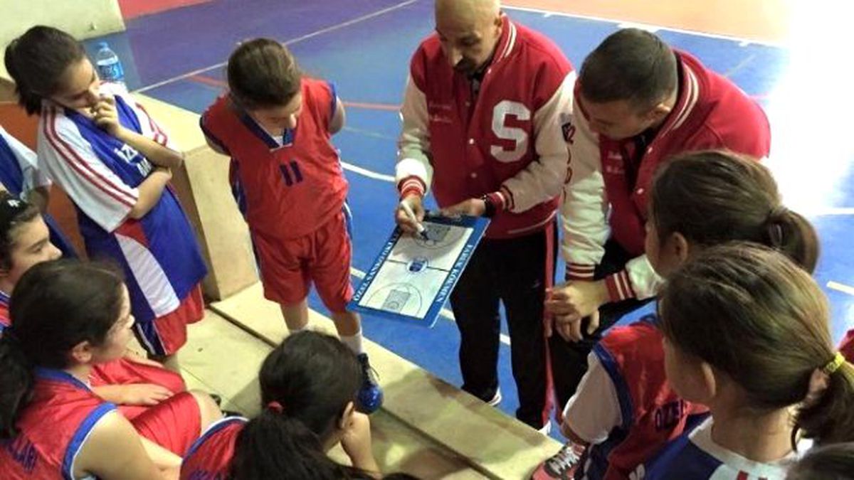 Özel Sanko Okulları\'nın Basketbol Başarısı