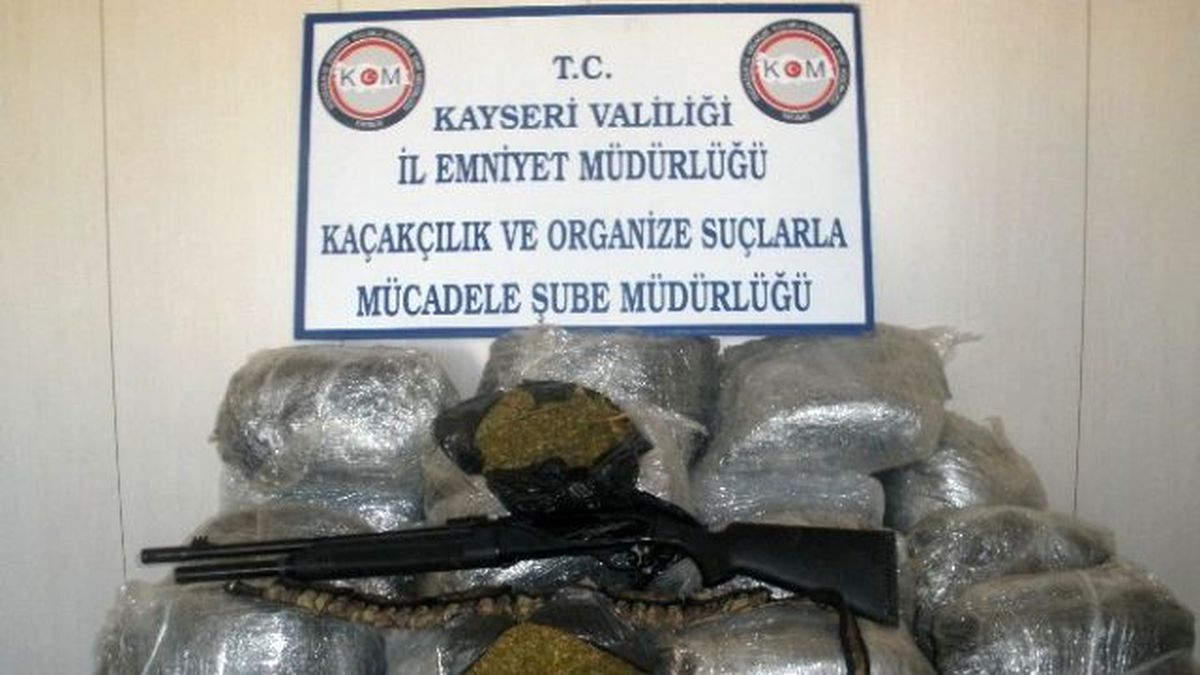 Polis 49 Kilo Uyuştucuru Ele Geçirdi