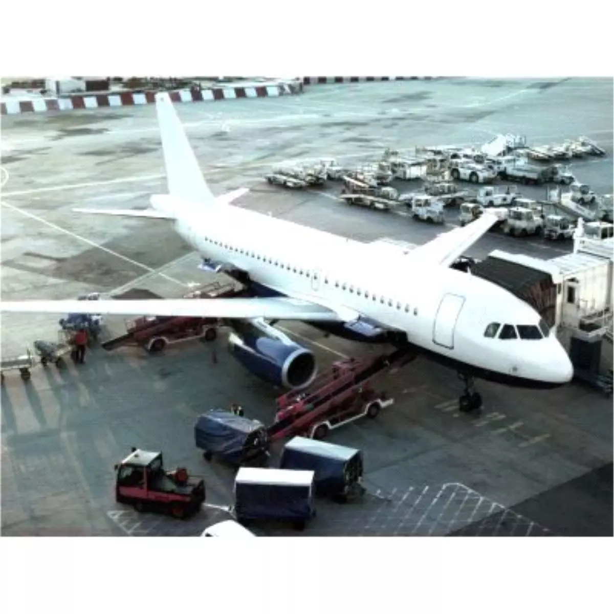 Sahibinden Satılık Uçak, Seyyar Satıcı Gibi Kullanılıyor