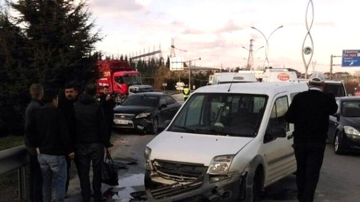 Sakarya\'da Trafik Kazası: 1 Yaralı