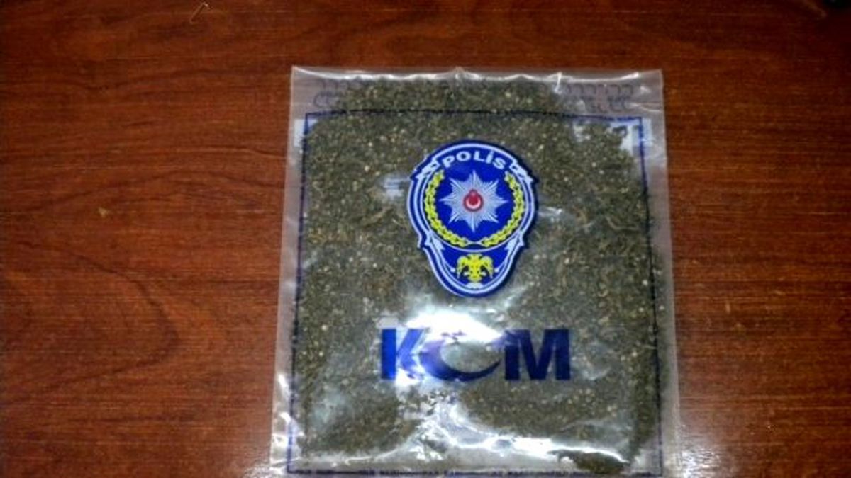 Sakarya\'da Uyuşturucu Satıcılarına Operasyon: 4 Tutuklama