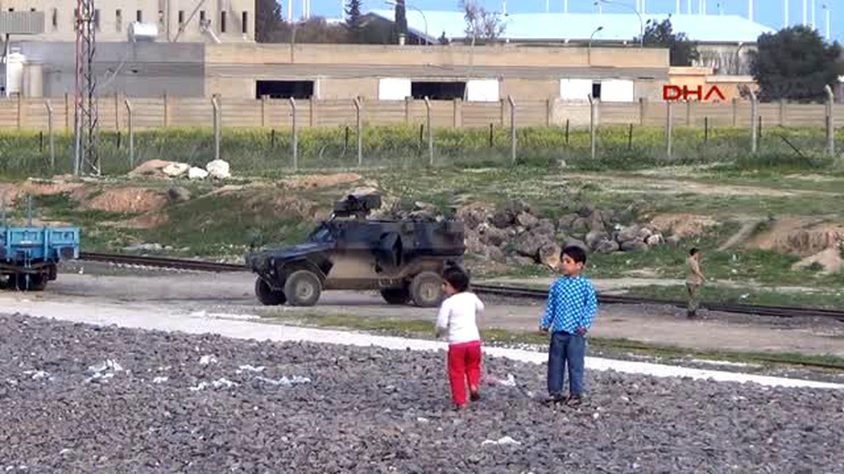 Şanlıurfa Işid Militanları Türkiye Sınırına Telsiz Sistemi Kurdu+