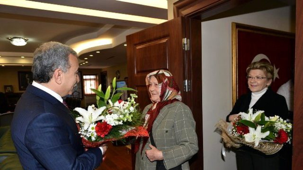 Yaşlılardan Vali Büyük\'e Ziyaret