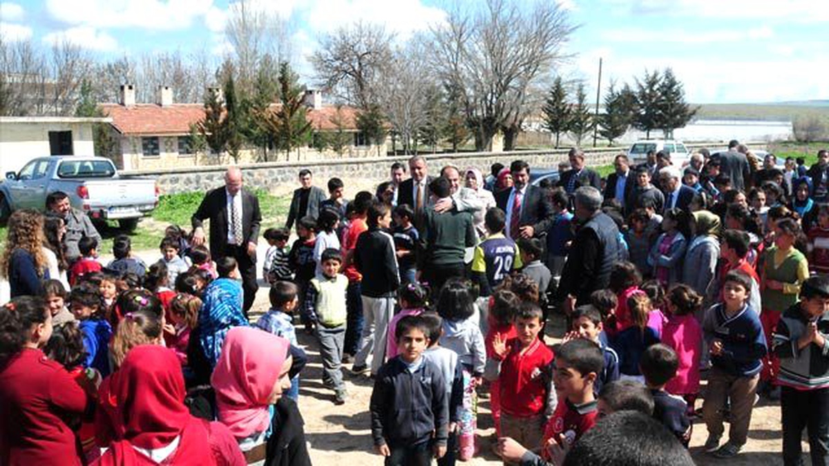 Yığınak Mahallesi\'ne Çim Saha Yapılacak