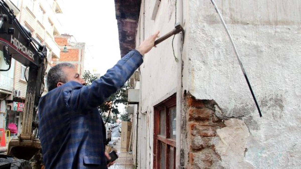 İlkadım Belediyesi 60 Yıllık Metruk Binayı Yıktı