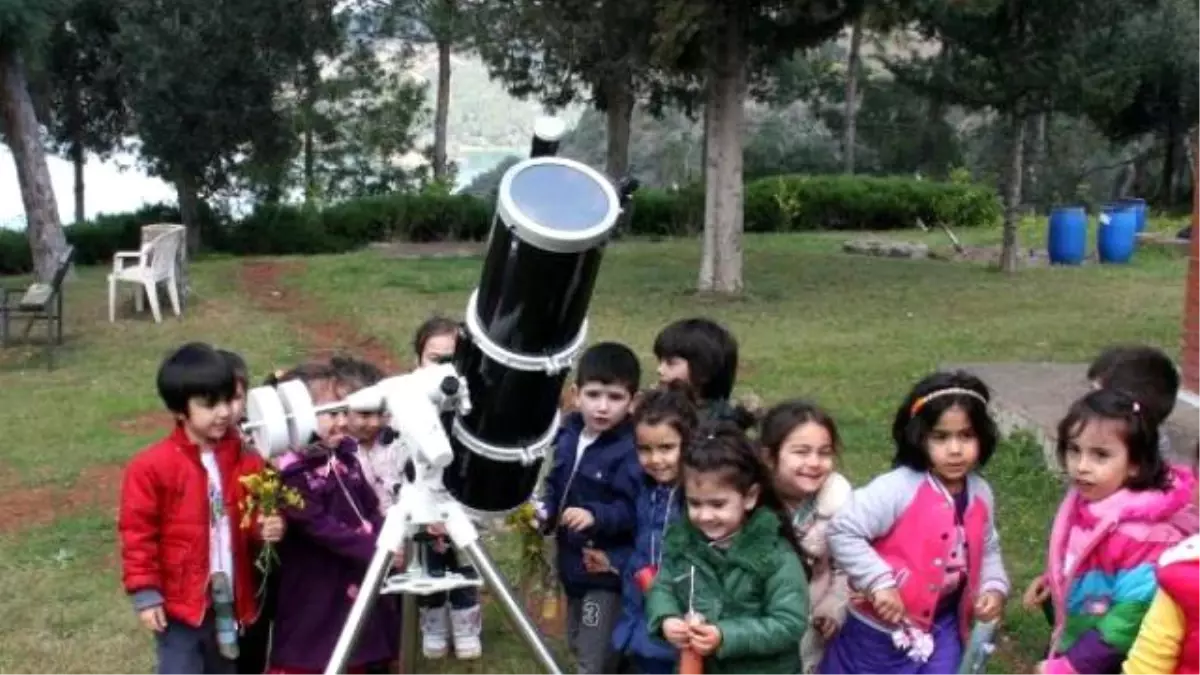 Adana'da Güneş Tutulması Uyarmer'den İzlendi