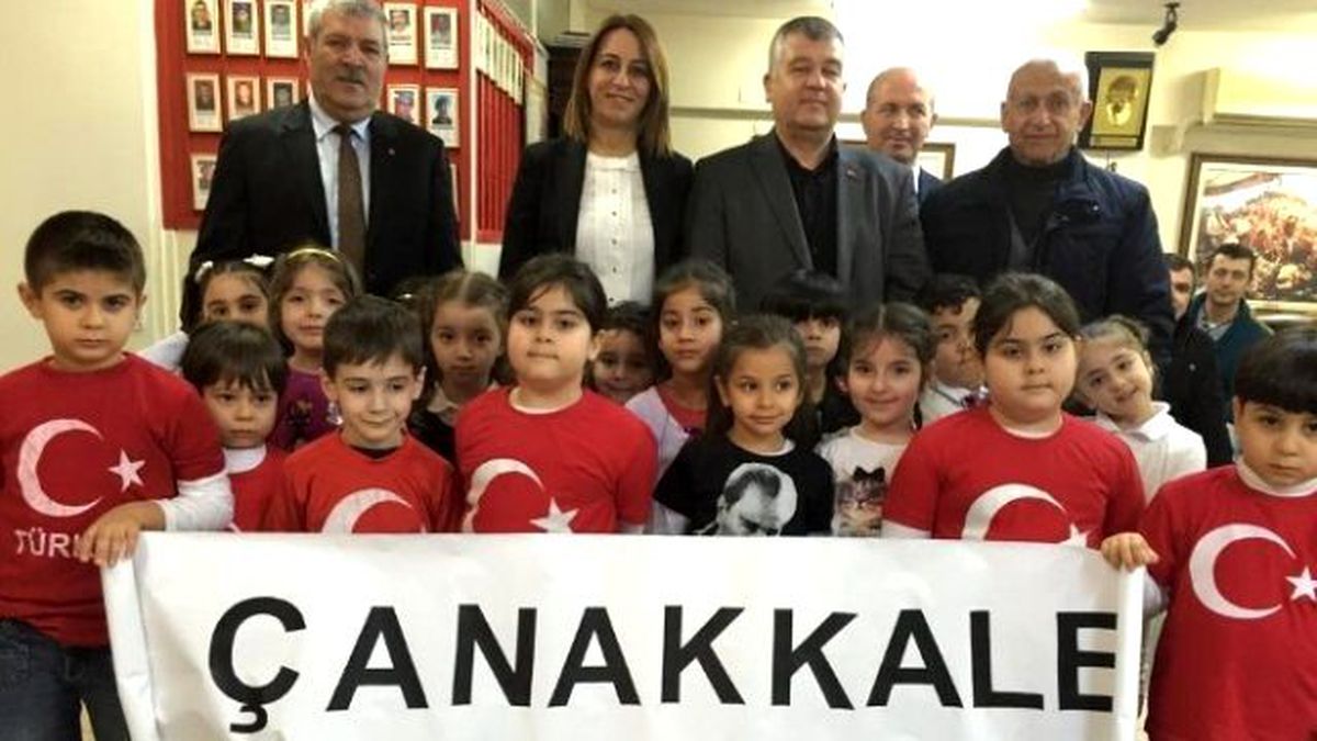 Ak Partli Hakkı Atila, Gençler ve Şehit Aileleriyle Buluştu