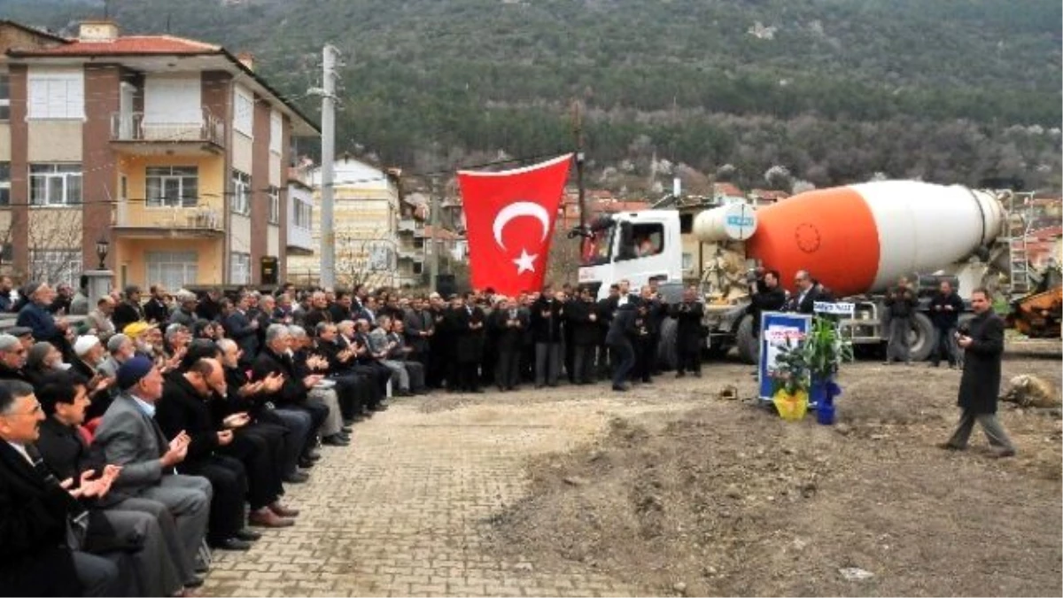 Akşehir\'de Hafızlık Kız Kur\'an Kursu Temeli Atıldı