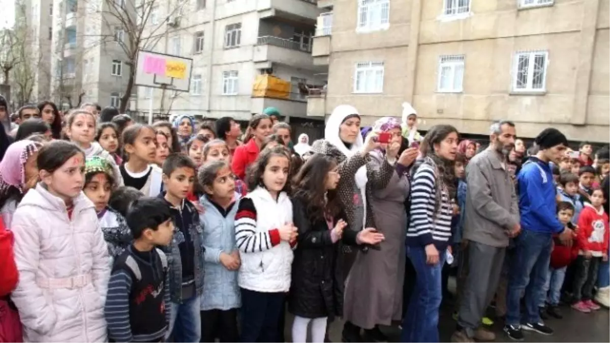 Bağlar Eğitim Destek Evi Öğrencileri Nevruz\'u Kutladı