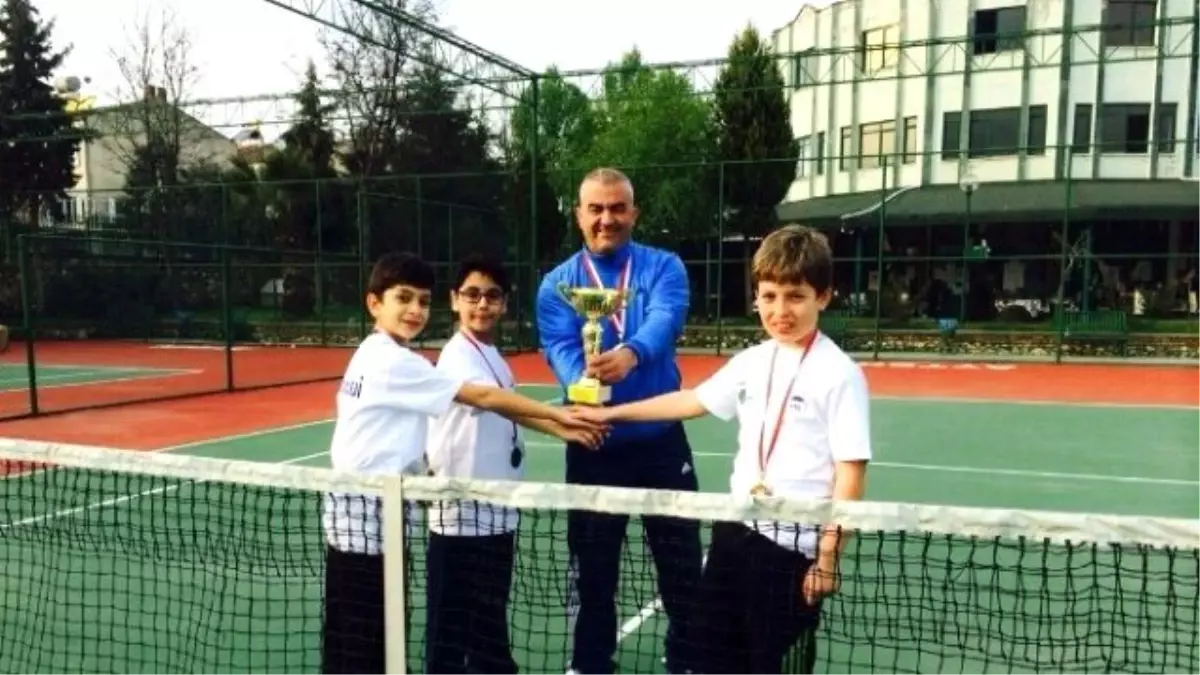 Başak Koleji Öğrencileri Namağlup Şampiyon Oldu