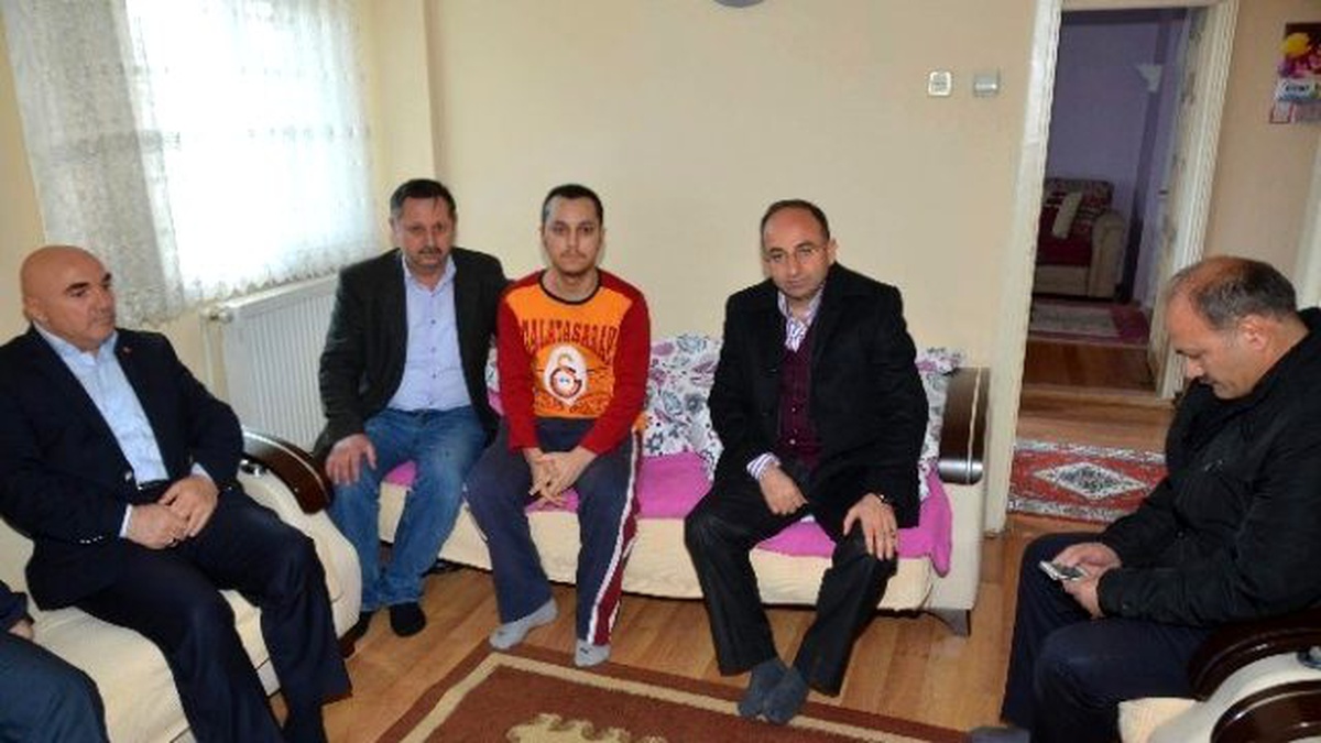 Başkan Üzülmez\'den Hastalara Moral Ziyareti