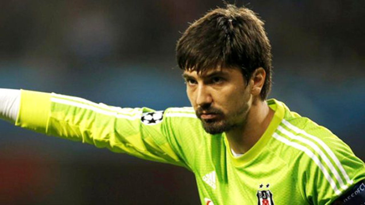 Beşiktaşlı Taraftarlarlar Tolga Zengin\'i Islıkladı