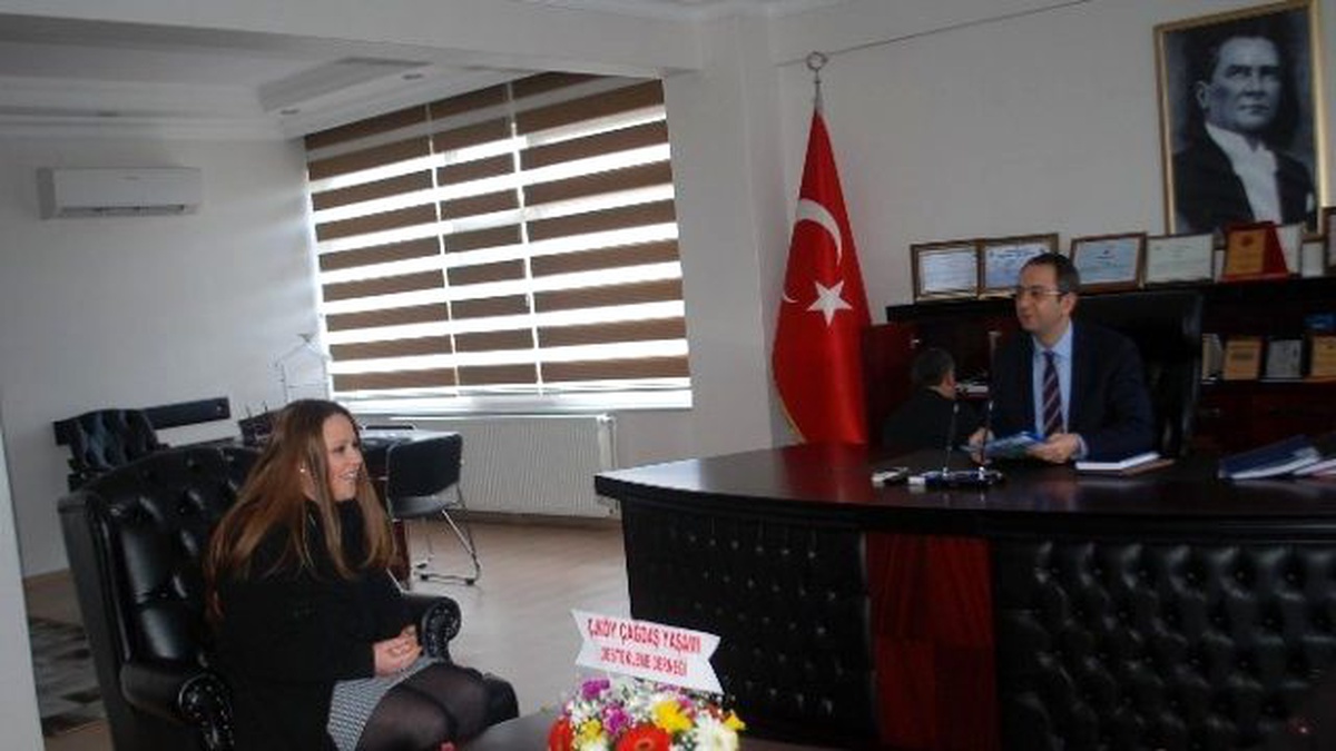 Çağdaş Yaşamı Destekleme Derneği\'nden Çerkezköy Kaymakamı Kubilay\'a Ziyaret