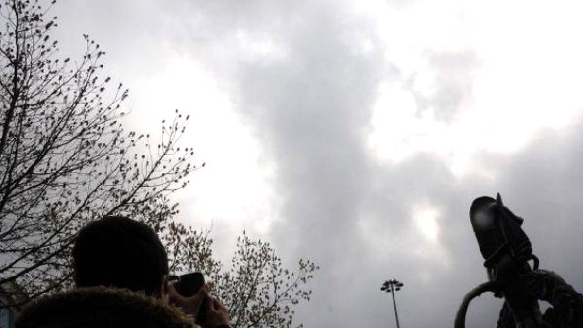 Çanakkale\'de Parçalı Bulutlu Güneş Tutulması